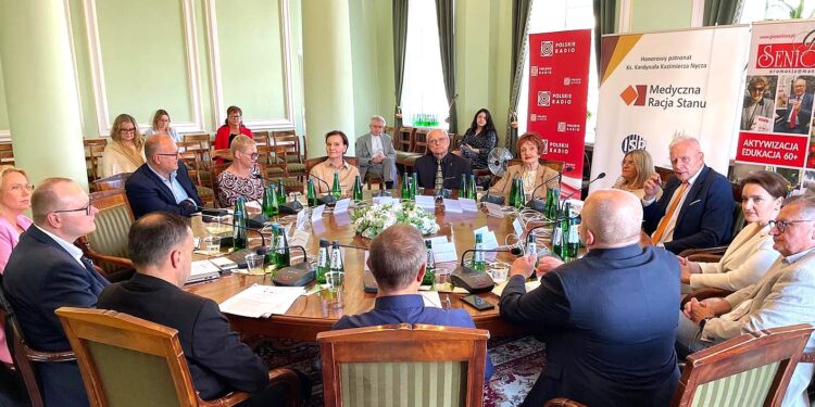 Kamienie węgielne polityki senioralnej według ekspertów Medycznej Racji Stanu (medkurier.pl)